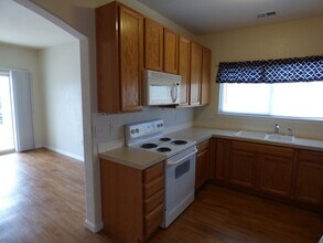 4675 Hahns Peak Dr in Loveland, CO - Building Photo - Building Photo