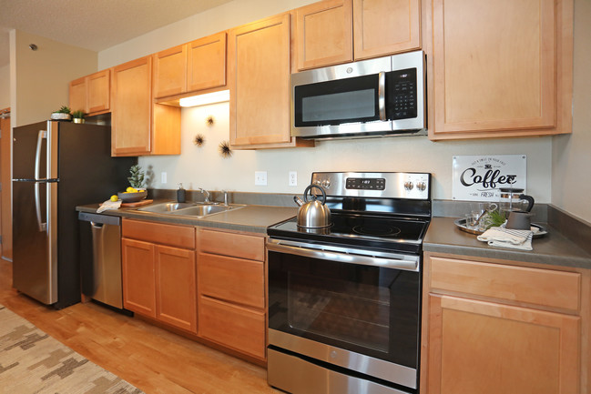 York Place Apartments Edina in Edina, MN - Building Photo - Interior Photo