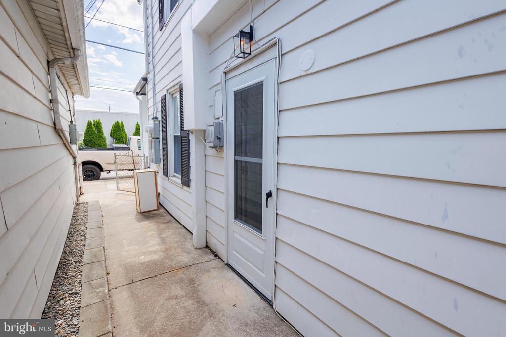 905 Jersey Ave in Gloucester City, NJ - Building Photo
