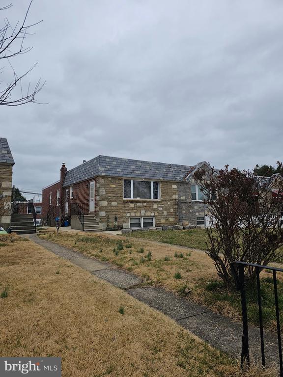 7719 Dungan Rd in Philadelphia, PA - Building Photo - Building Photo
