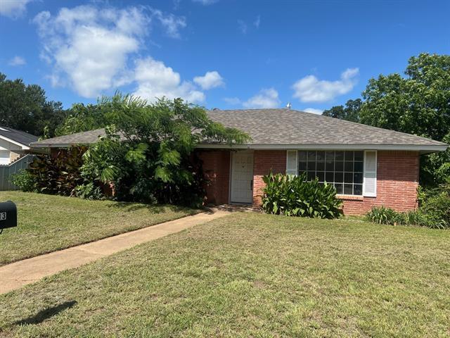 property at 2913 SE 6th St