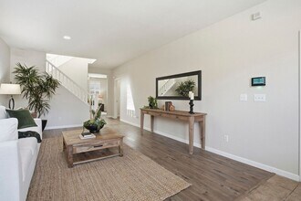 5421 Shennecock Way in Sacramento, CA - Building Photo - Building Photo