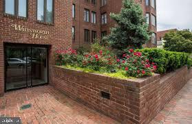 1045 31st St NW in Washington, DC - Building Photo - Building Photo