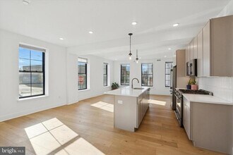 2141 E Hagert St in Philadelphia, PA - Building Photo - Building Photo