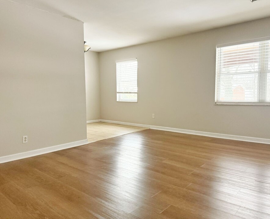 700 Village Ln in Newburgh, IN - Building Photo