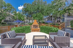 Essex Place Luxury Apartments in Tampa, FL - Building Photo