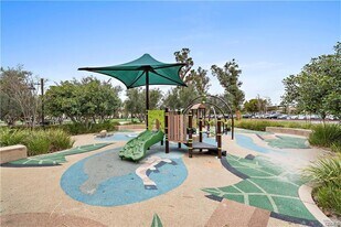 107 Tubeflower in Irvine, CA - Building Photo