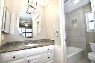 16731 Rippling Mill Dr in Sugar Land, TX - Building Photo - Building Photo