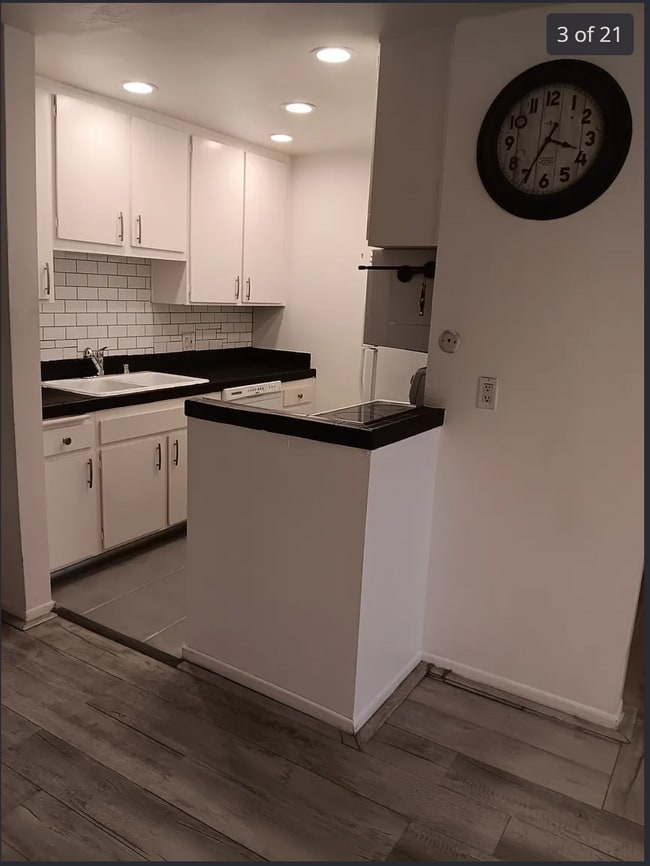 6416 Friars Rd, Unit 219 in San Diego, CA - Building Photo - Building Photo