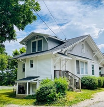 2401 E 3rd St in Bloomington, IN - Foto de edificio - Building Photo