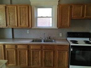 142 Broad Ave NW in Canton, OH - Building Photo - Building Photo