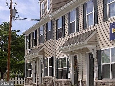 property at 960 N George St