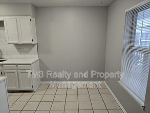 1602 E Kansas City Rd in Olathe, KS - Foto de edificio - Building Photo