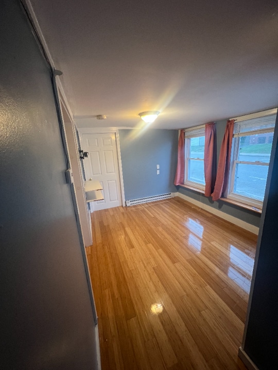 44 Knowlton St in Gardner, MA - Building Photo