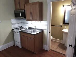 1203 Chandler St, Unit 1203 1b Studio in Madison, WI - Building Photo - Building Photo
