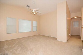 8842 Duncan Barrel Ave in Las Vegas, NV - Building Photo - Building Photo