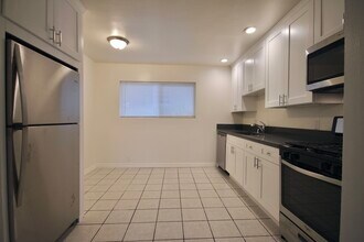 4807 Converse St in Los Angeles, CA - Foto de edificio - Building Photo
