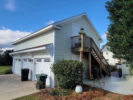3060 Dickinson Dr in Tallahassee, FL - Building Photo