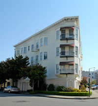 95 Cervantes Blvd in San Francisco, CA - Foto de edificio - Building Photo