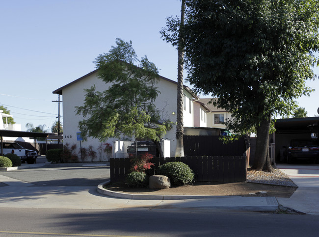 145 W Felicita Ave in Escondido, CA - Building Photo - Building Photo