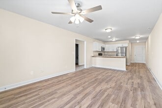 9530 Russellville Rd in Guthrie, KY - Building Photo - Building Photo