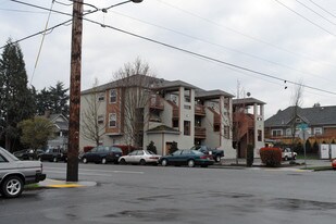 7928-7936 N Fessenden St in Portland, OR - Building Photo