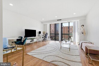 955 26th St NW in Washington, DC - Building Photo - Building Photo