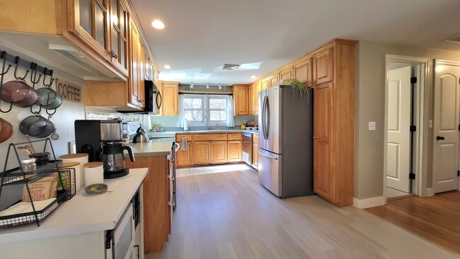 1371 U.S. Rte 1 in York, ME - Building Photo - Building Photo