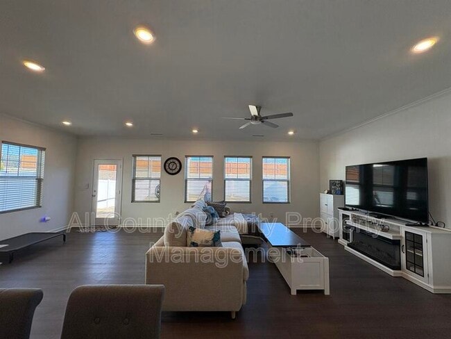 154 S Finley Lndg Pkwy in Smithfield, NC - Building Photo - Building Photo