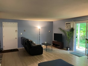 80 Damon Rd in Northampton, MA - Foto de edificio - Building Photo