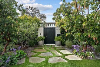 4519 Densmore Ave, Unit A1 Line in Los Angeles, CA - Building Photo - Building Photo