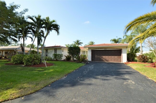 8592 NW 7th St in Coral Springs, FL - Building Photo - Building Photo
