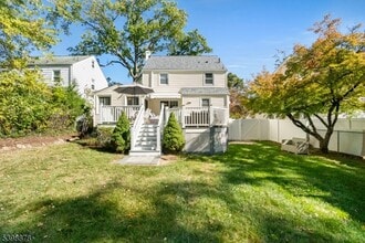 24 E Harrison Pl in Livingston, NJ - Building Photo - Building Photo