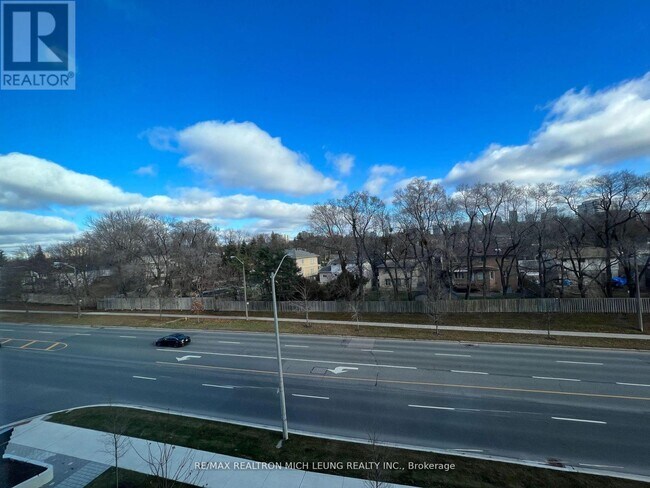 25-625 Adra Grado Way in Toronto, ON - Building Photo - Building Photo
