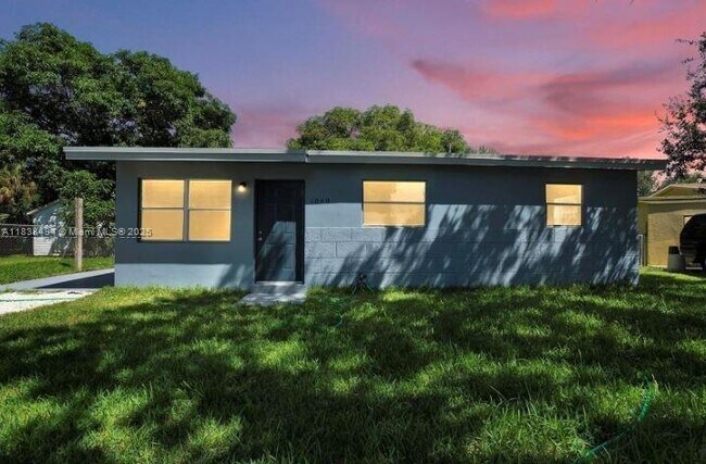 1040 NW 23rd Terrace in Fort Lauderdale, FL - Building Photo - Building Photo