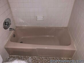 27 Captain Parker Arms, Unit 21 in Lexington, MA - Foto de edificio - Building Photo