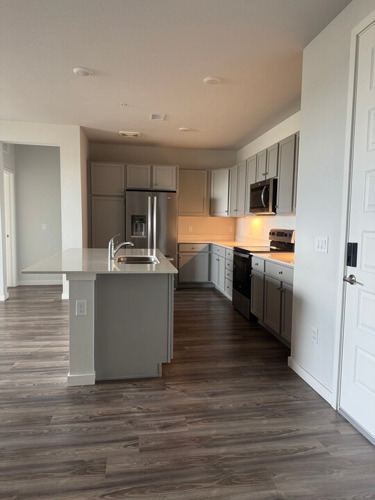 487 Interlocken Blvd, Unit 202 in Broomfield, CO - Foto de edificio