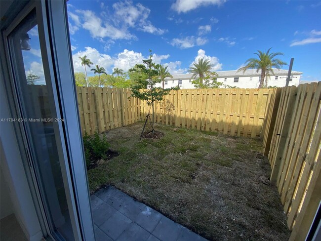 1582 SE 27th Ter in Homestead, FL - Building Photo - Building Photo