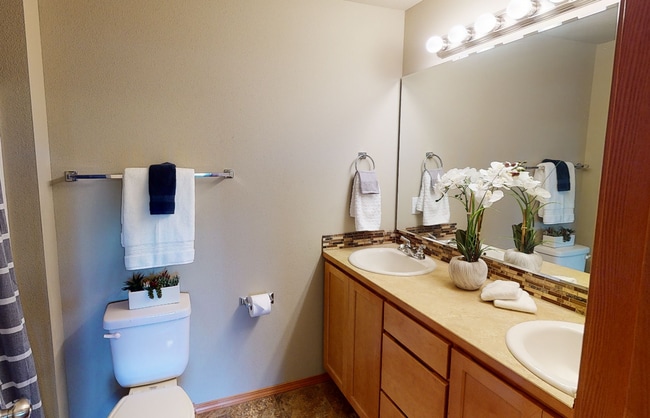 176 N Township St in Sedro Woolley, WA - Foto de edificio - Building Photo