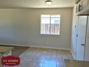 925 Brookside Dr in Clovis, CA - Building Photo - Building Photo
