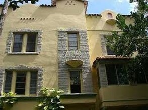 1319 Meridian Ave in Miami Beach, FL - Building Photo - Building Photo