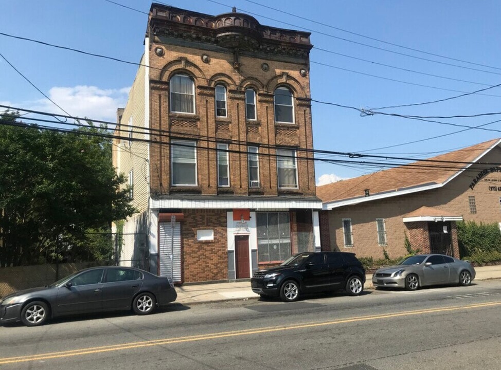354 15th Ave in Newark, NJ - Foto de edificio