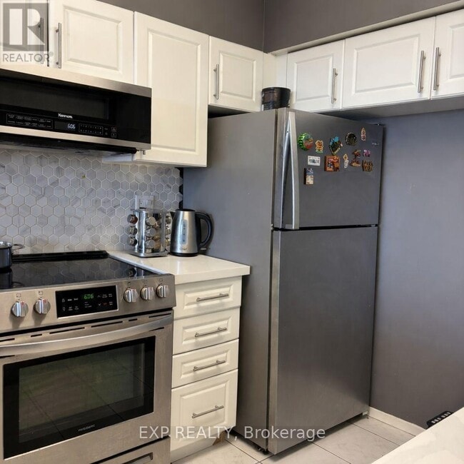 236 Albion Rd in Toronto, ON - Building Photo - Building Photo