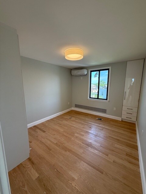 2130 Hazen St, Unit 3 in East Elmhurst, NY - Building Photo - Building Photo