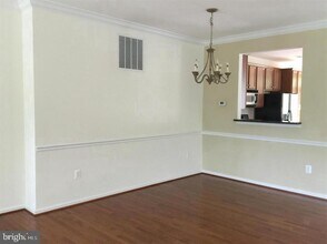 4919 Chaste Tree Pl in Woodbridge, VA - Foto de edificio - Building Photo