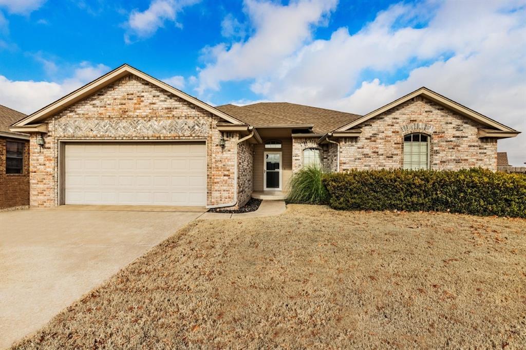 2209 SW 137th Pl in Oklahoma City, OK - Building Photo