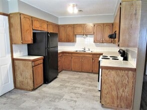 403 W Tom Stafford Ave in Weatherford, OK - Building Photo - Building Photo