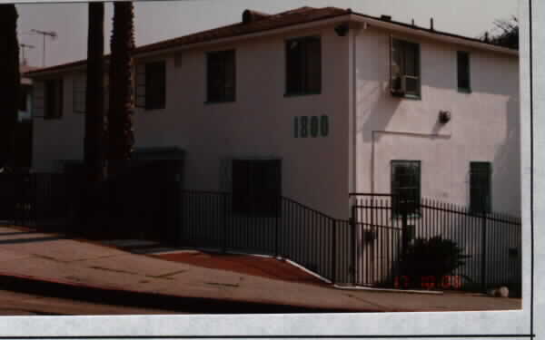 1800 Grace Ave in Los Angeles, CA - Building Photo