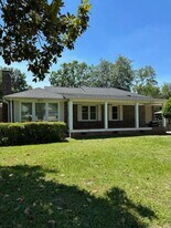 4526 Cedar Springs Rd in Columbia, SC - Building Photo