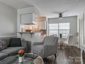406 W 9th St in Charlotte, NC - Building Photo - Building Photo